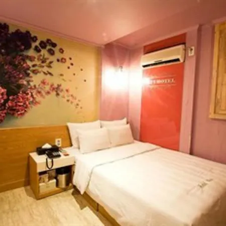 Rui Hotel