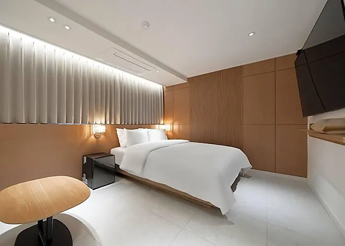 Shinchon Brown Dot Shinchon Branch Hotel 2*