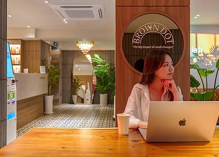 Shinchon Brown Dot Shinchon Branch 2*